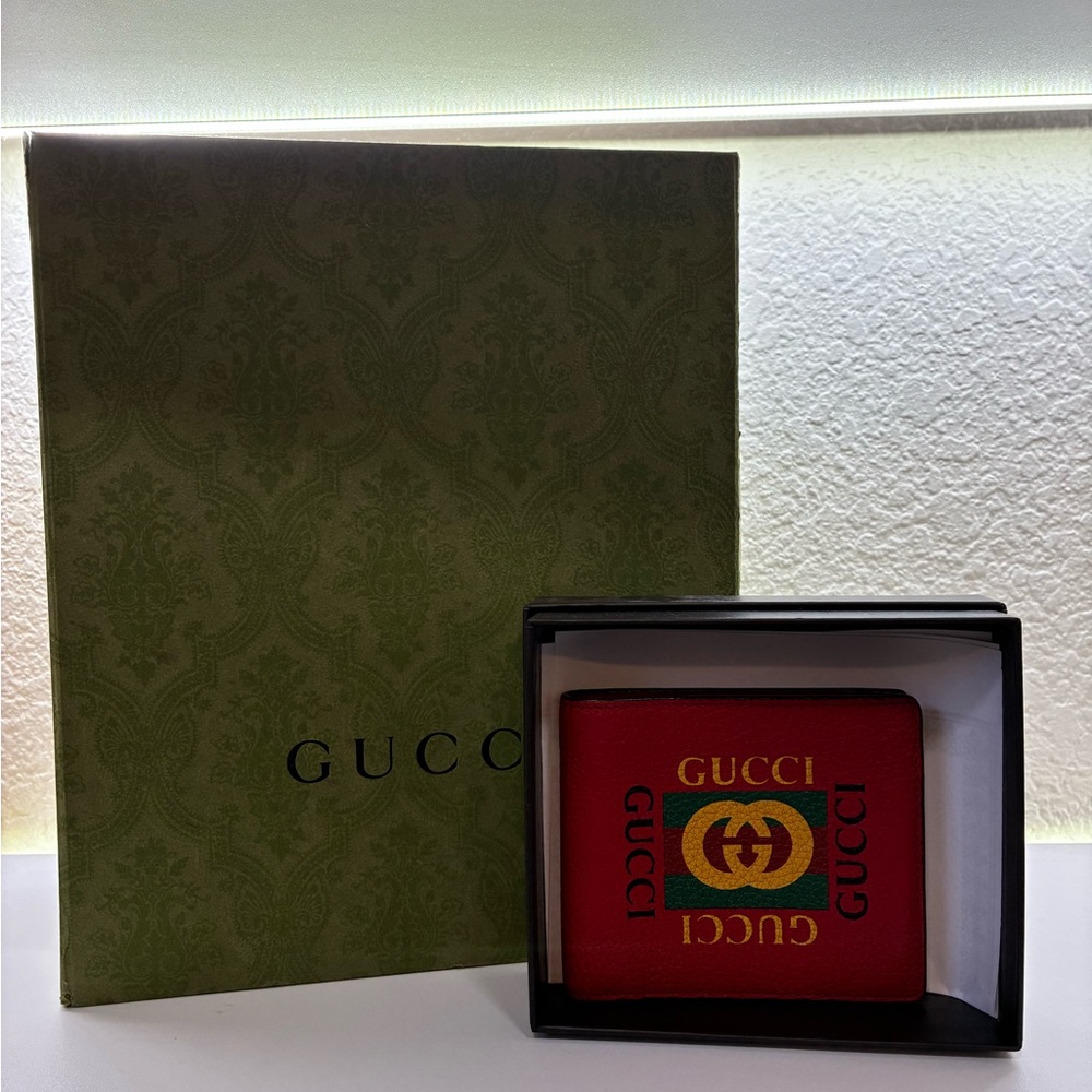 GUCCI Red Leather Logo Bifold Wallet